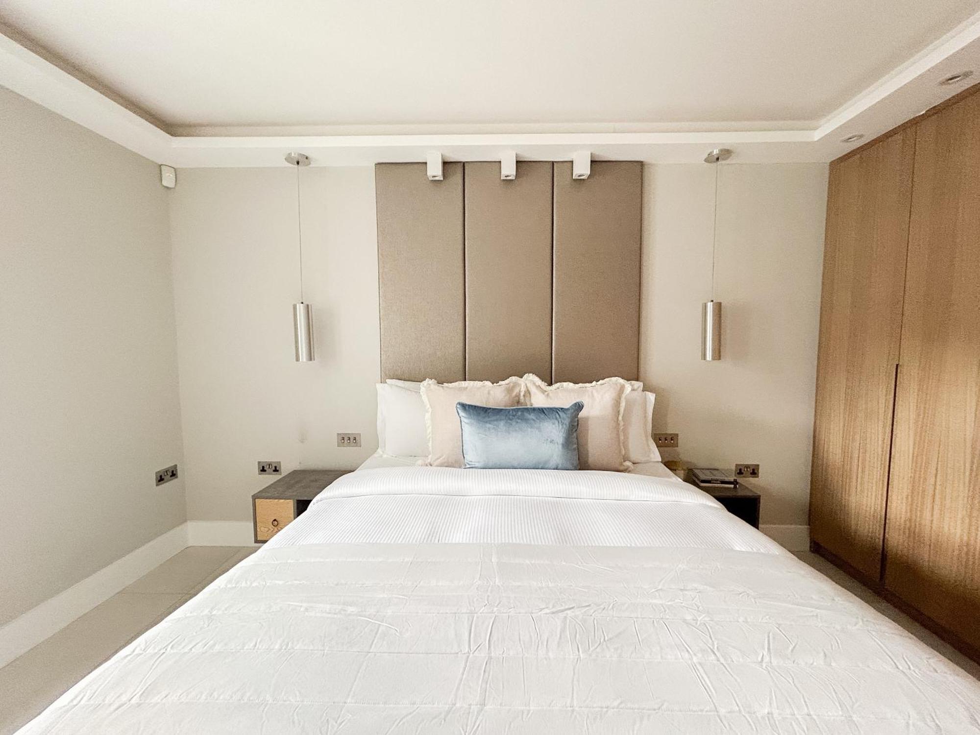 Elegant Penthouse In Prime Location * London