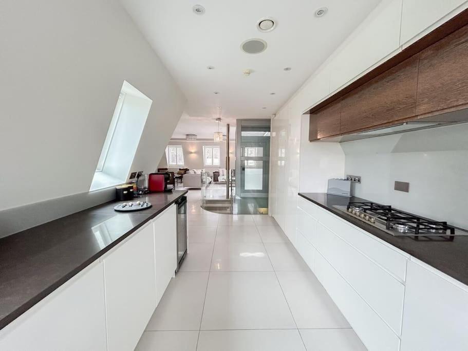 Elegant Penthouse In Prime Location