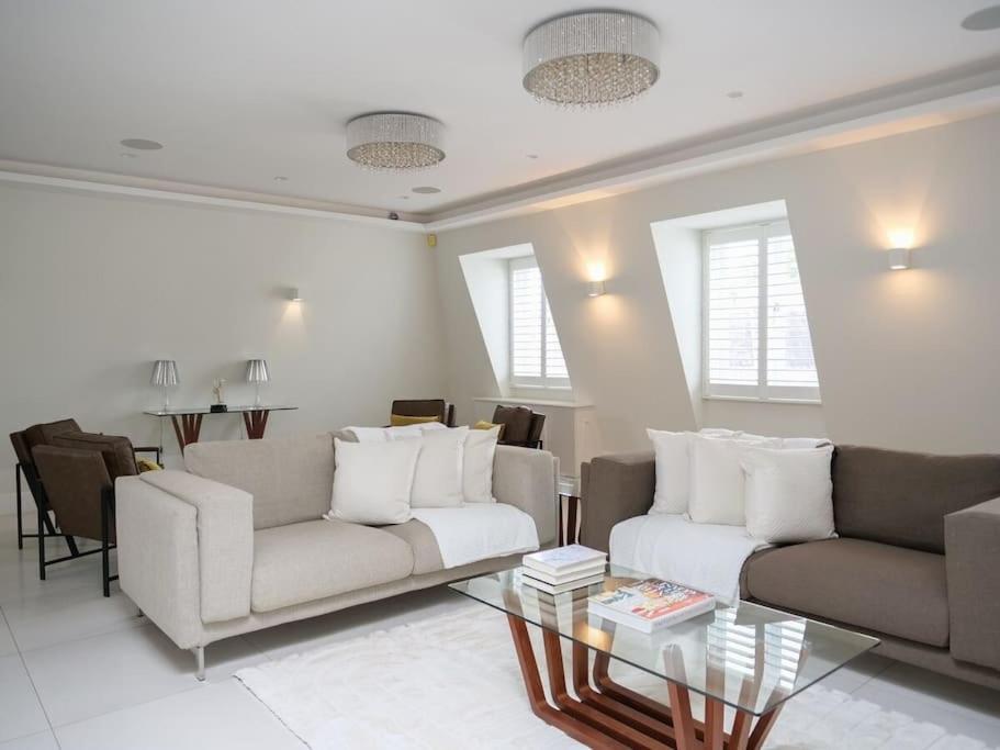 Apartment Elegant Penthouse In Prime Location *