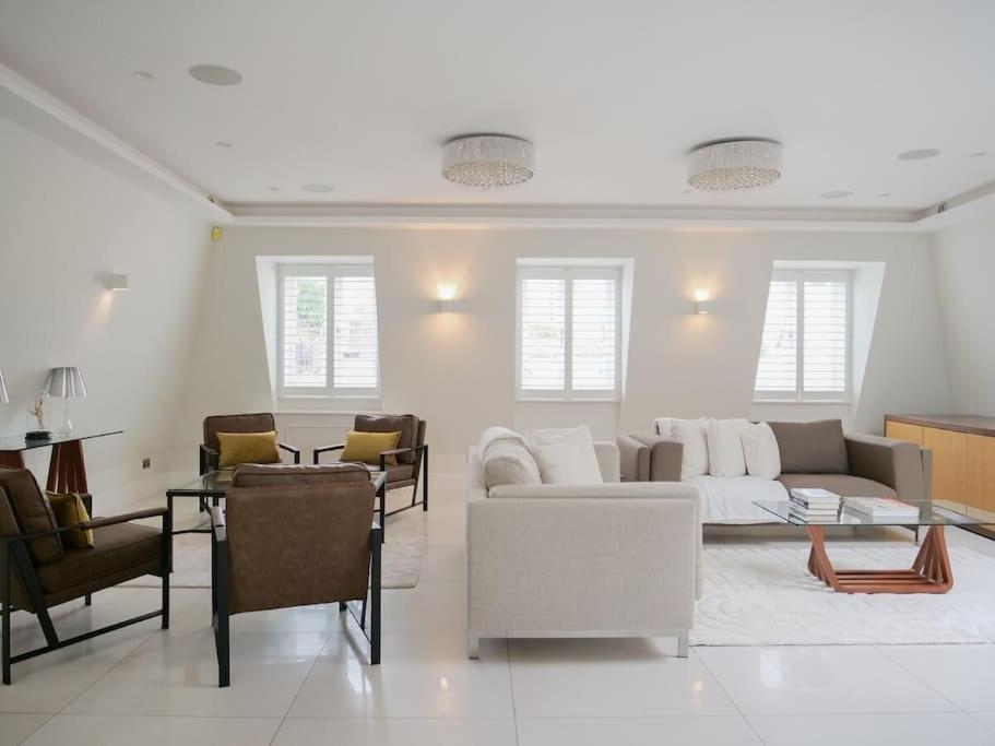 Elegant Penthouse In Prime Location Apartment London