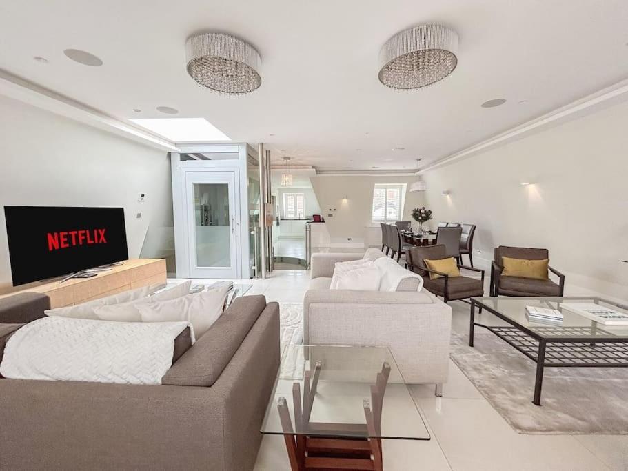 Elegant Penthouse In Prime Location * London