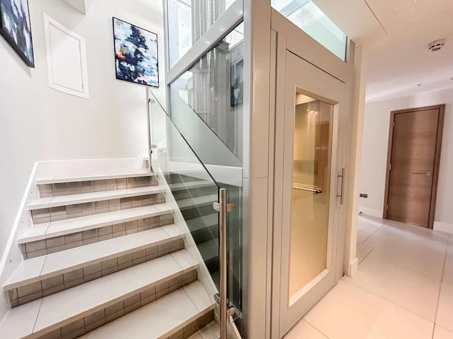 Elegant Penthouse In Prime Location