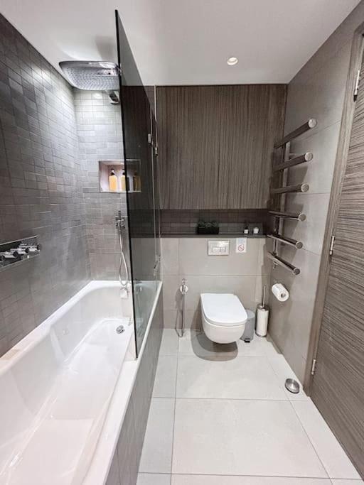 Elegant Penthouse In Prime Location Apartment