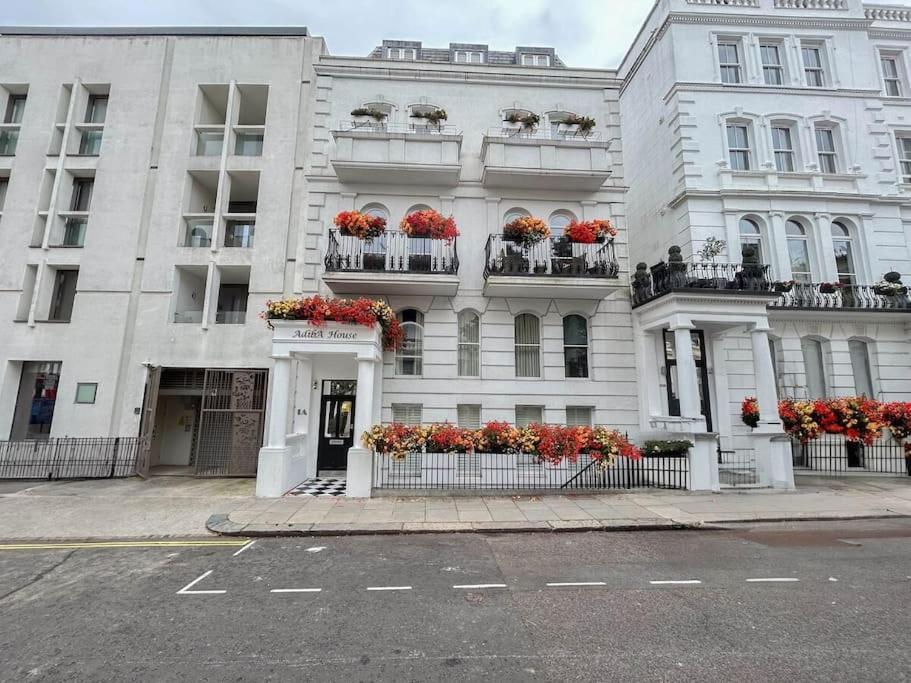 Elegant Penthouse In Prime Location Apartment London