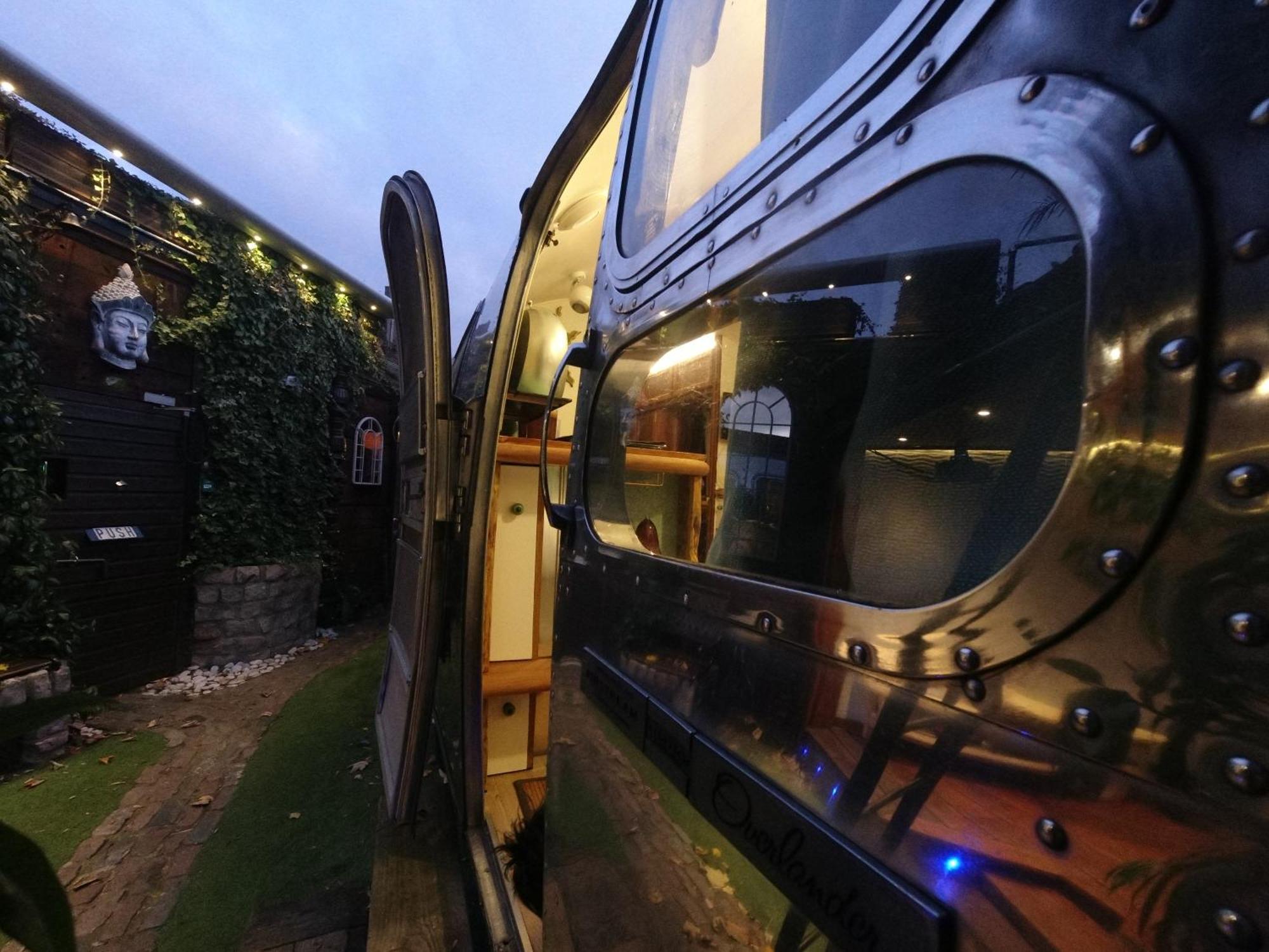 The Silver Bullet - Secluded Urban Oasis Holiday home London