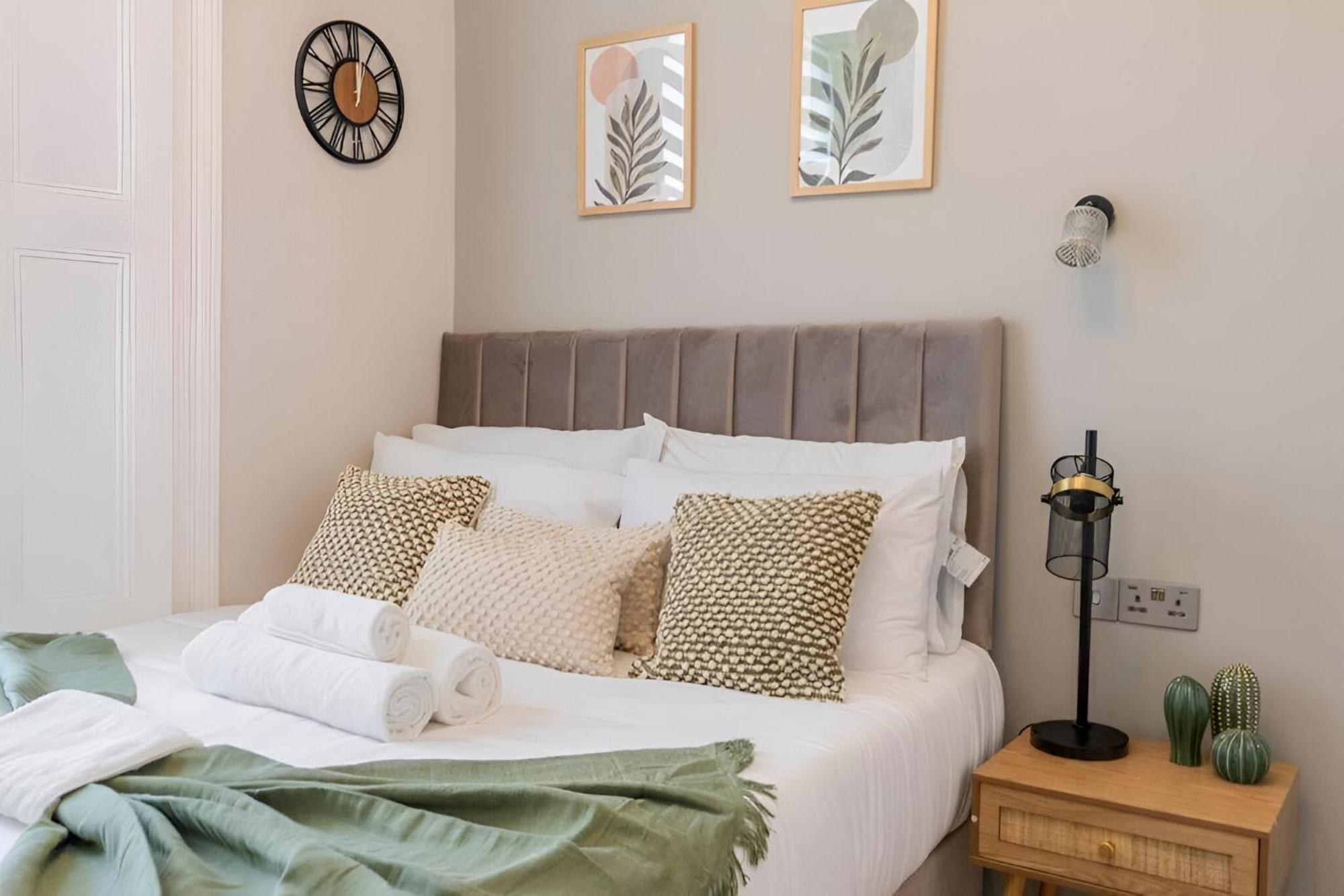 Bright And Airy With Minimalist Charm Apartamento *