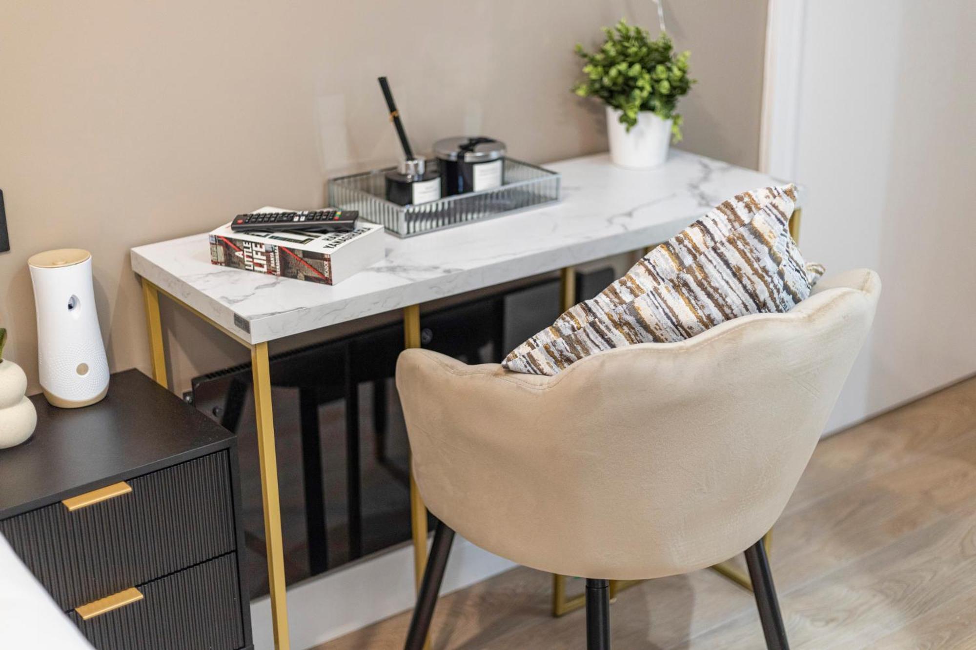Urban Duo Escape: Trendy With Twin Beds Apartment London