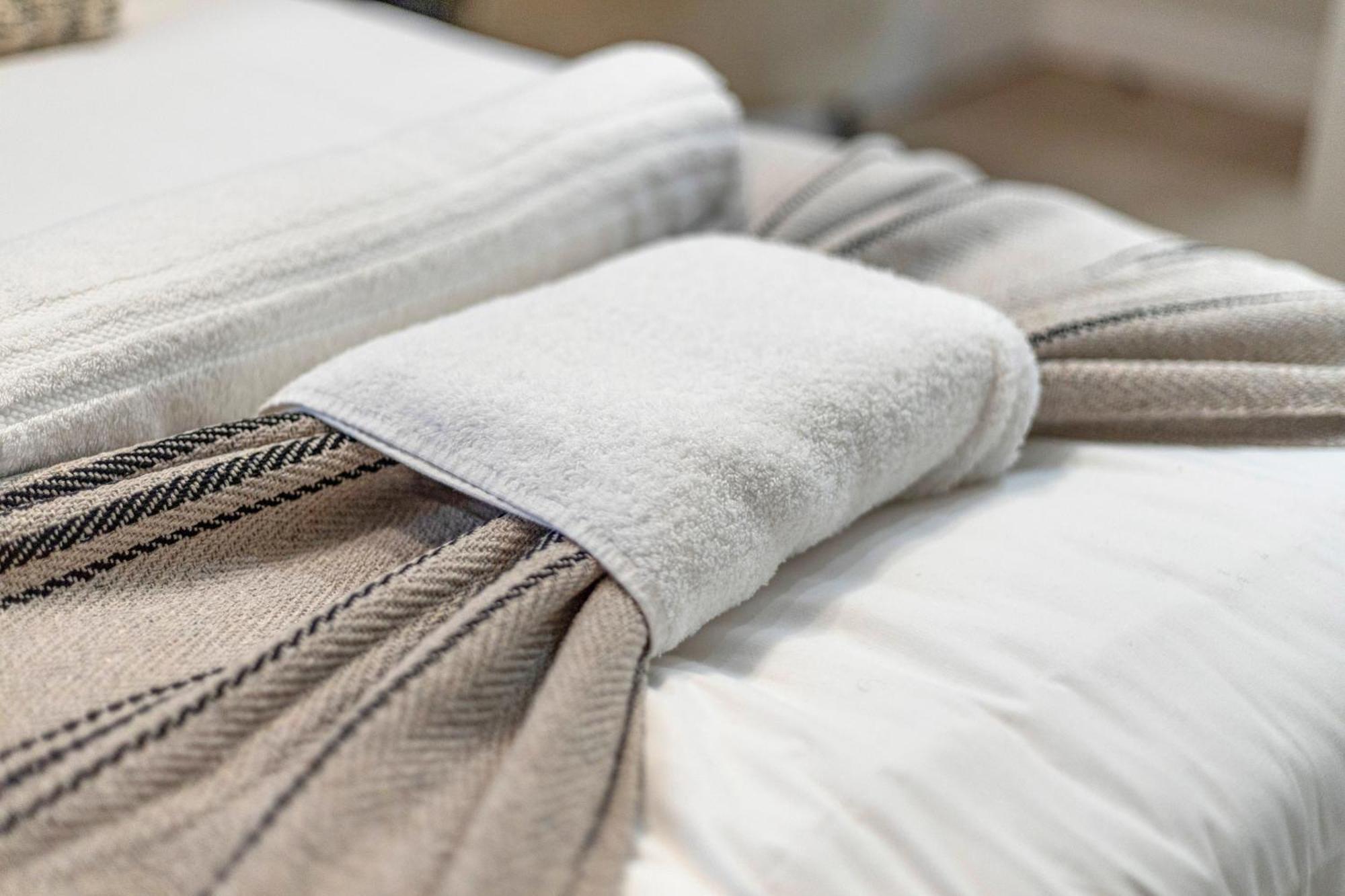 Apartment Urban Duo Escape: Trendy With Twin Beds London