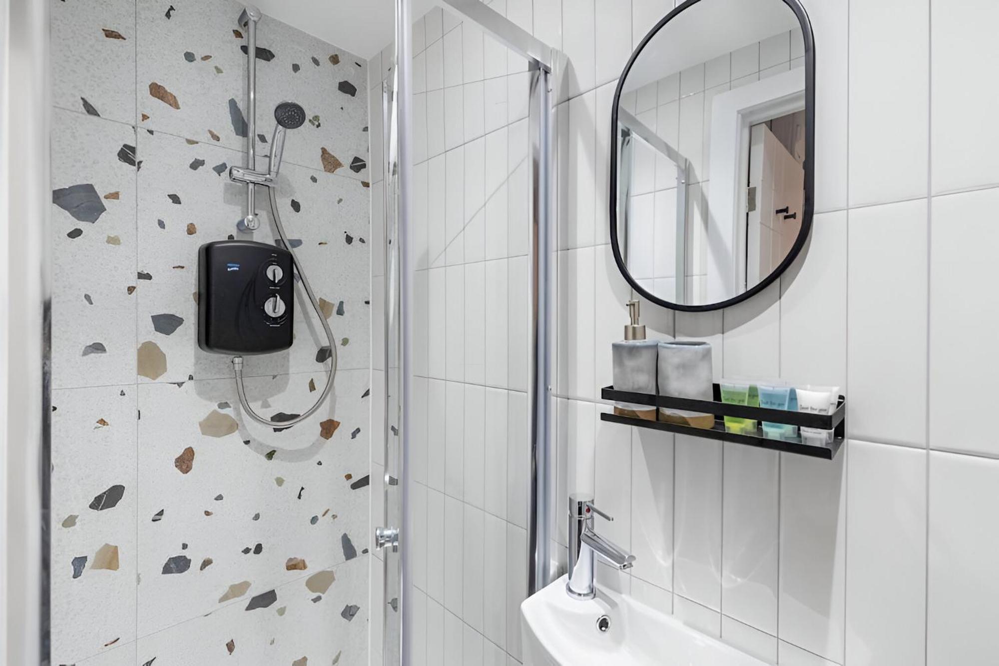 Apartment Urban Duo Escape: Trendy With Twin Beds *