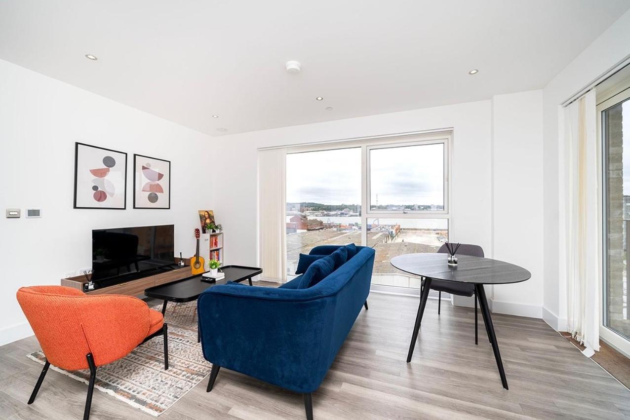 1br Gem In Shared Near O2 Arena & Excel With Patio, Private Bath, Free Parking & Garden Apartamento