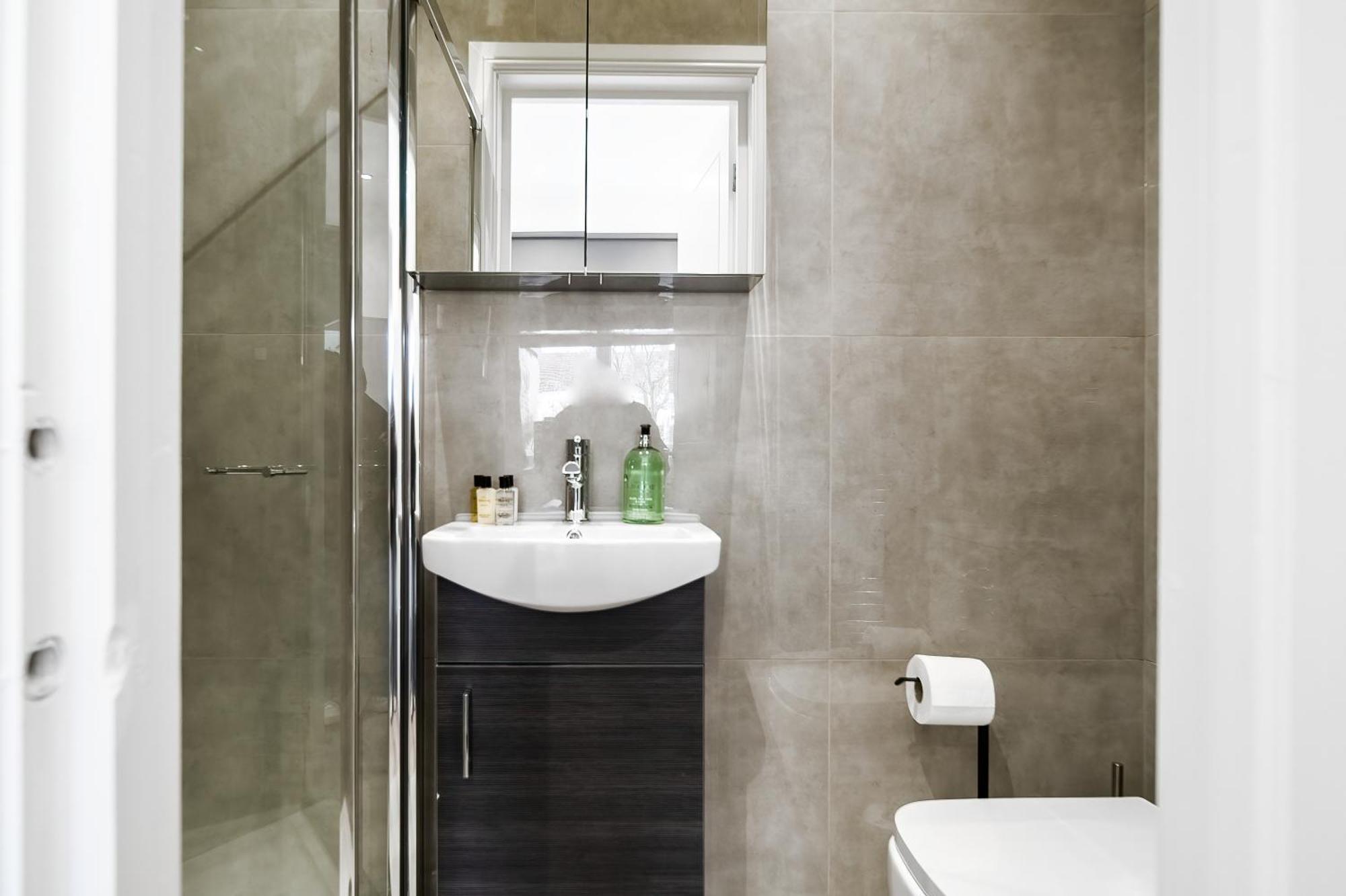 En-suite In Near Wembley Stadium London