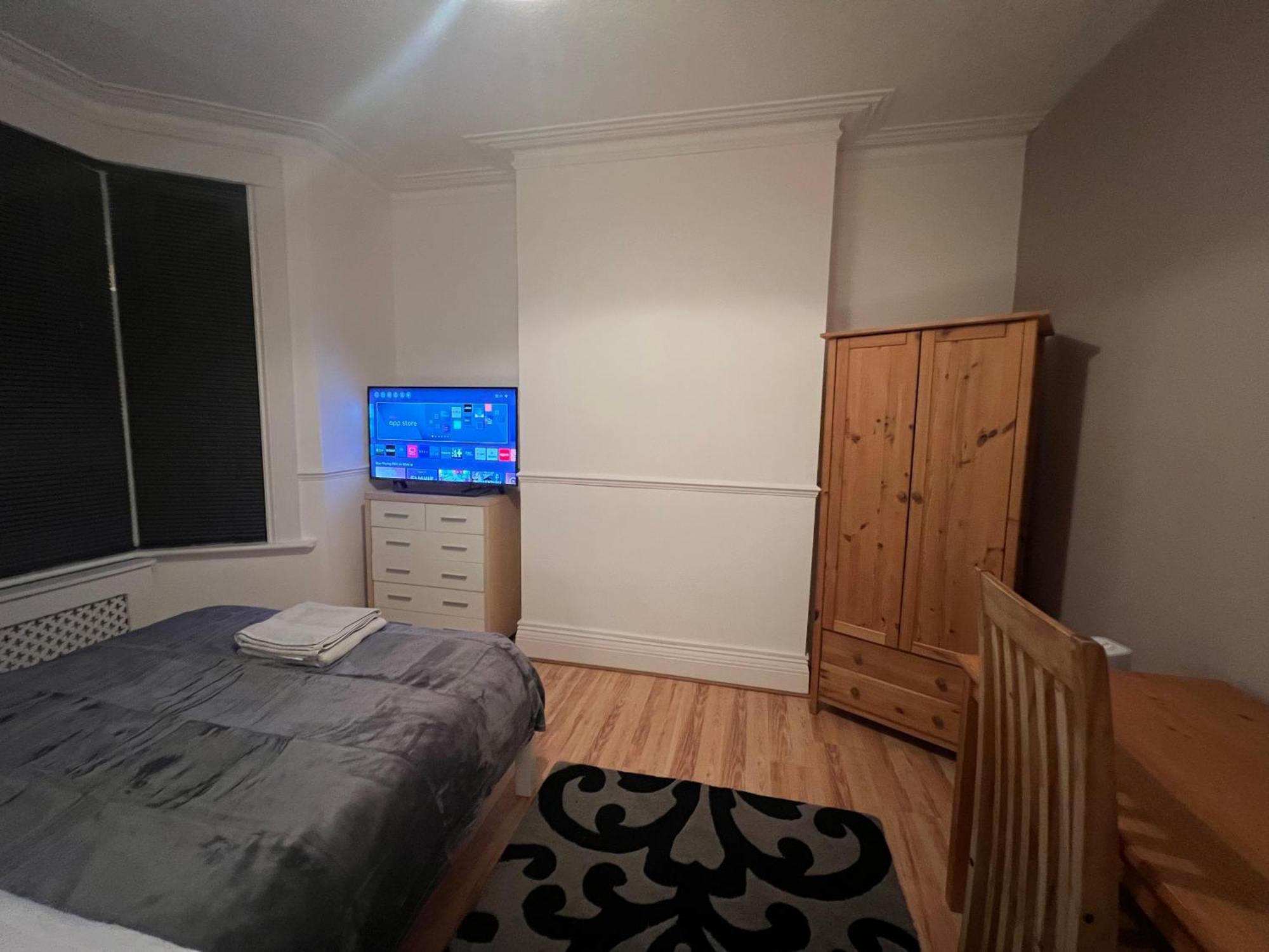 Private In Victorian House, Forest Hill, Guest house London
