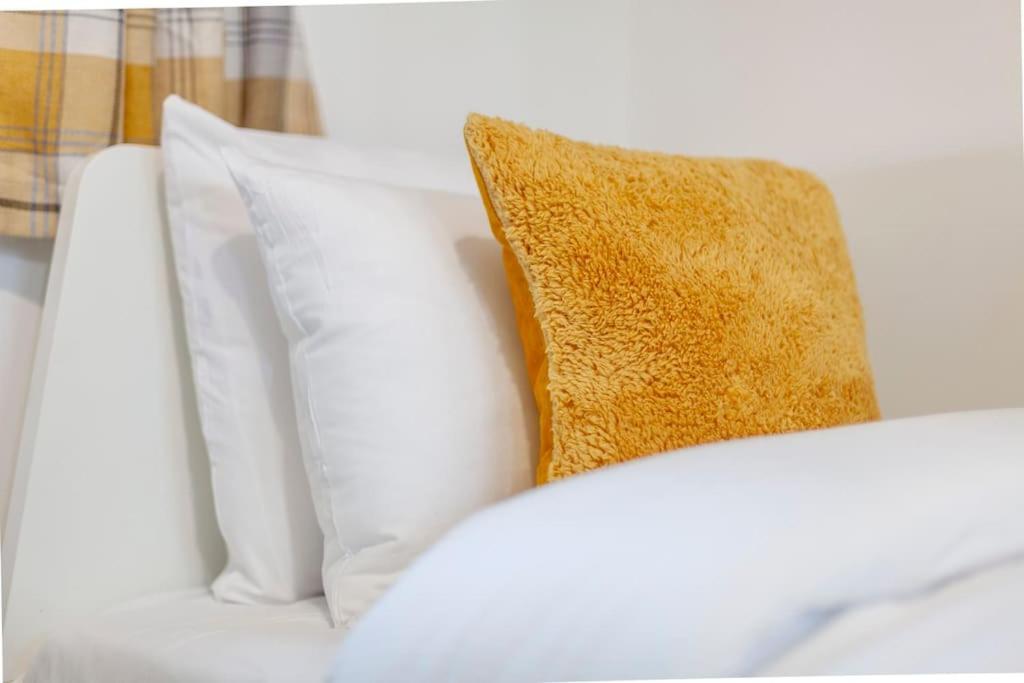 Apartment Modern 3 Beds 2 Bath Flat - Parking & Sleeps 6 London
