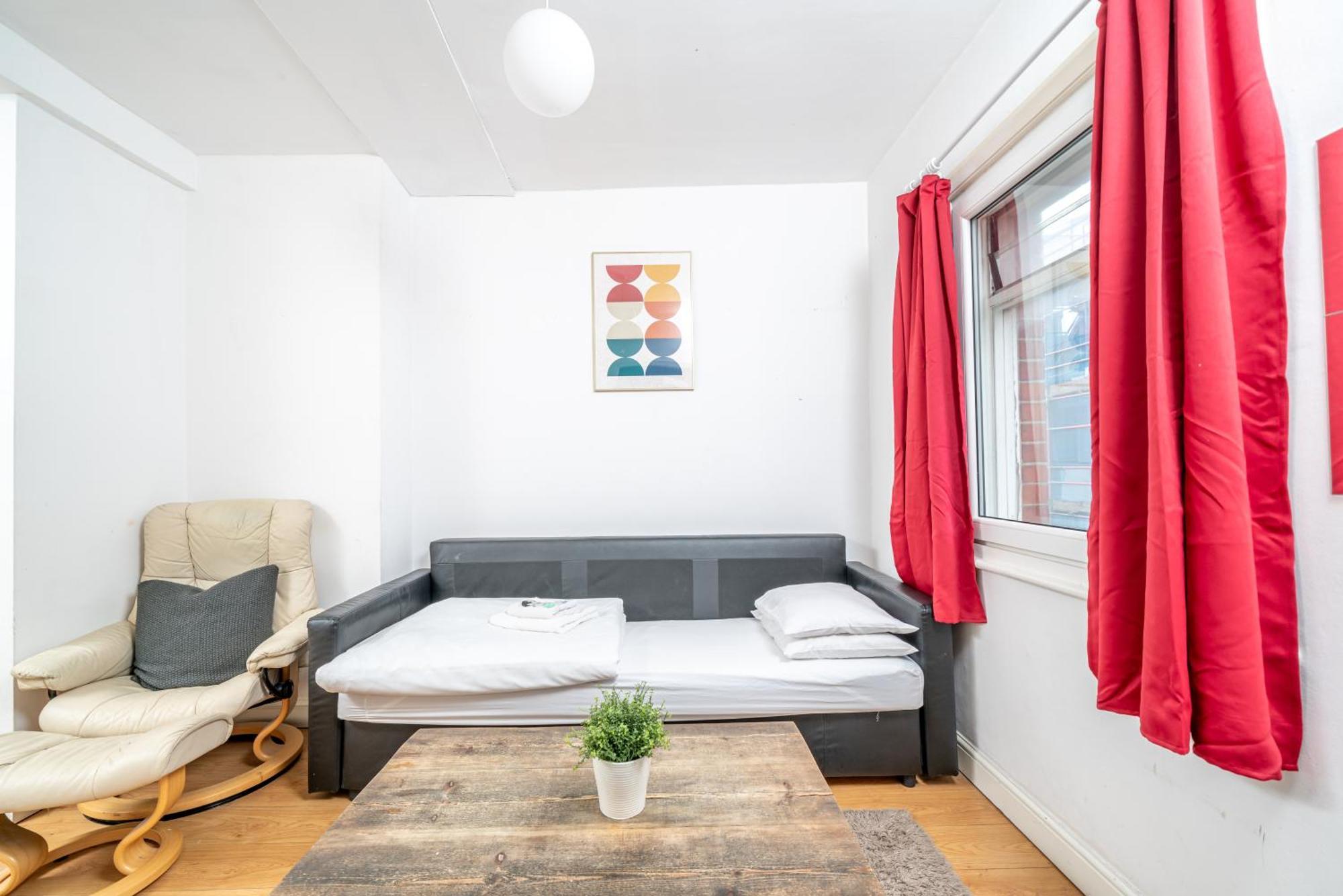 Carnaby & Oxford Street - Soho - One Bedroom - Double Bed & Sofabed * London