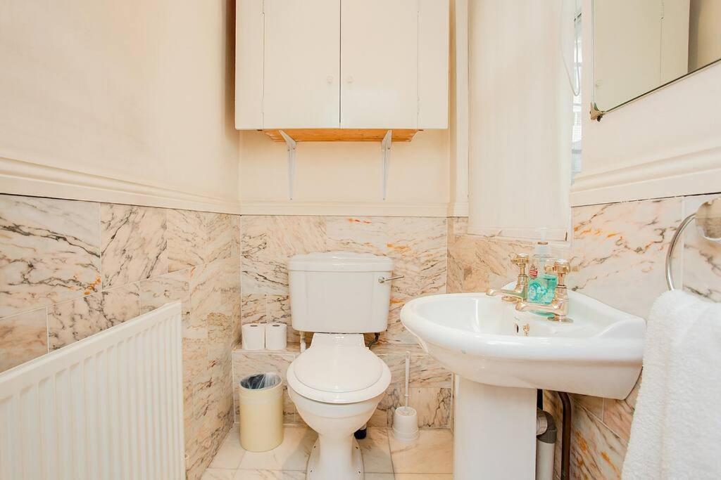 Apartamento Bright 2 Bedroom Flat In *