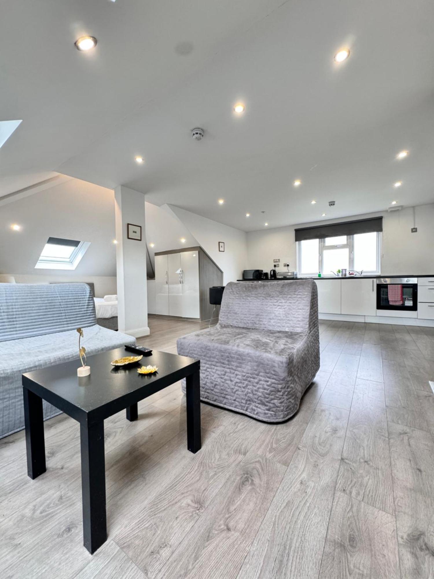 Hatton Apartments: Airport-adjacent With Free Parking And Underground Access *