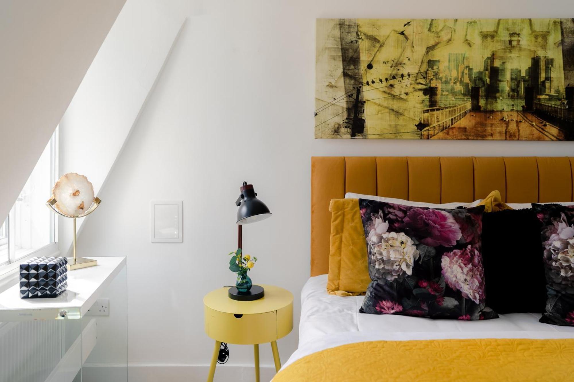 Phenomenal 5bedroom Design House For Nomads Xxl Groups Apartment
