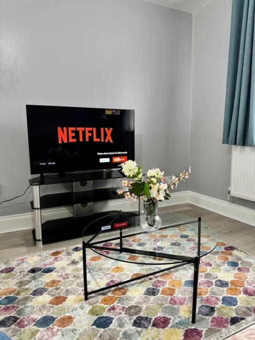 Garden 1-bed Flat 30min To Downtown & Free Parking * London