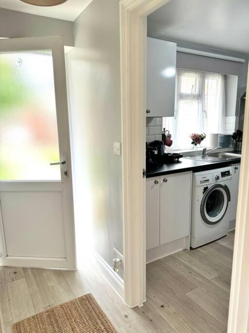 Apartment Garden 1-bed Flat 30min To Downtown & Free Parking