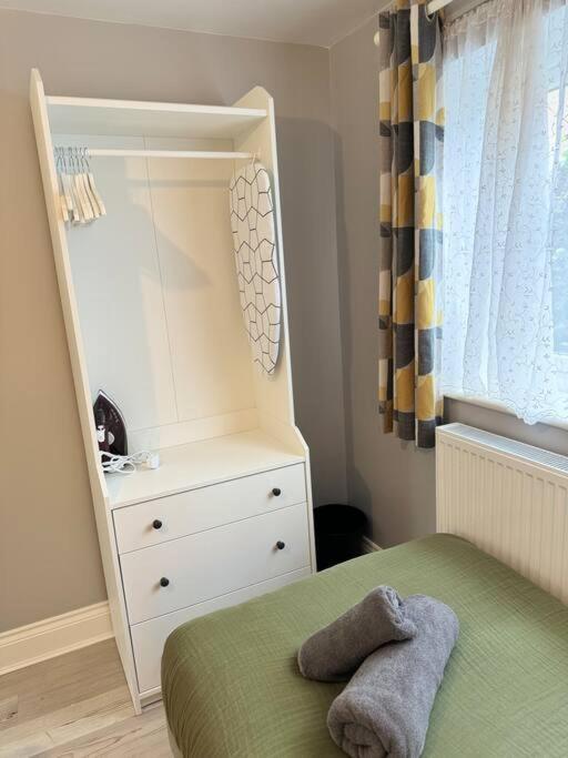 Apartment Garden 1-bed Flat 30min To Downtown & Free Parking London
