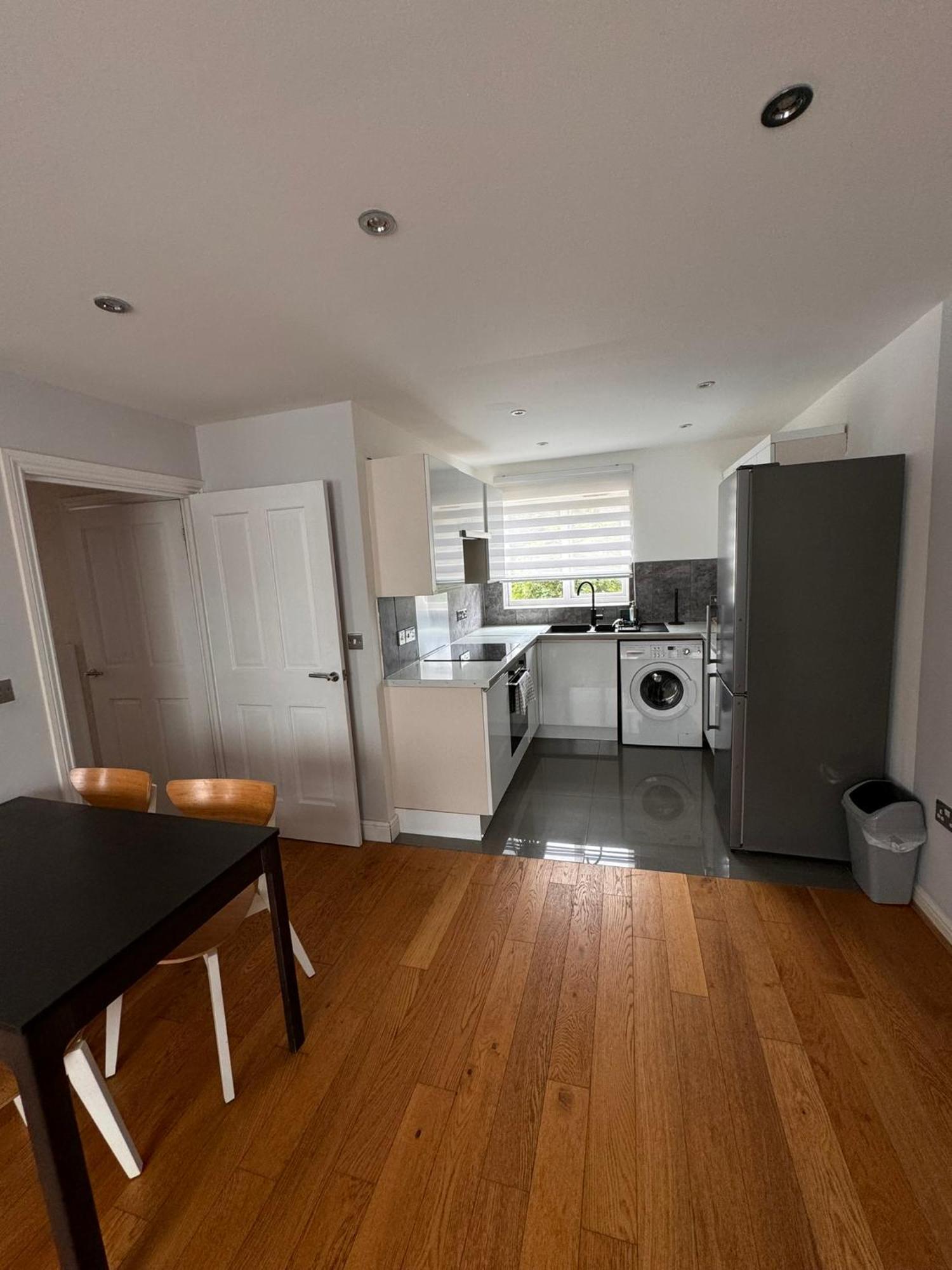 2-bedroom Flat Walking Distance To Excel - Perfect Location! Apartamento