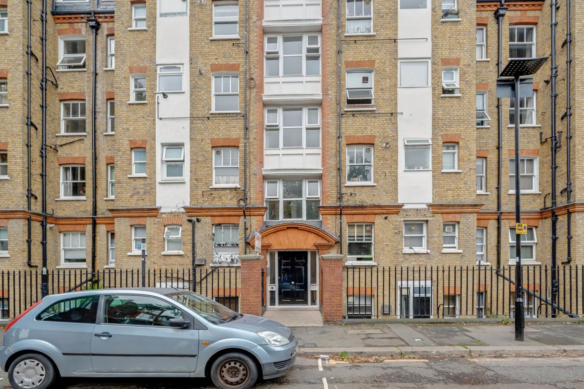 1Bed Flat, Sleeps 3 - 2Min Tube , 20Min Central London, 1Gb Fibre Wifi, Free Snacks & Toiletries, 2 New Smart Tvs & Sofabed London