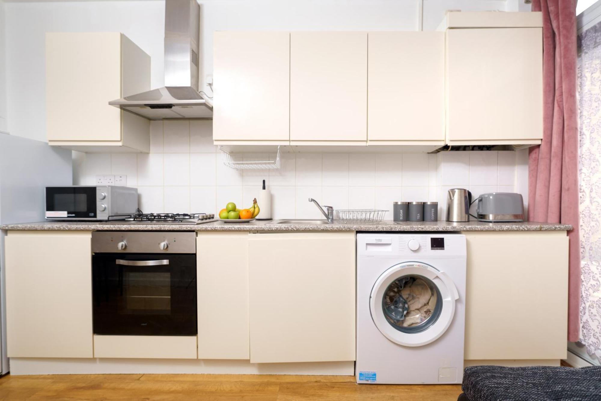 Cozy 2-bed Garden Flat, Wembley
