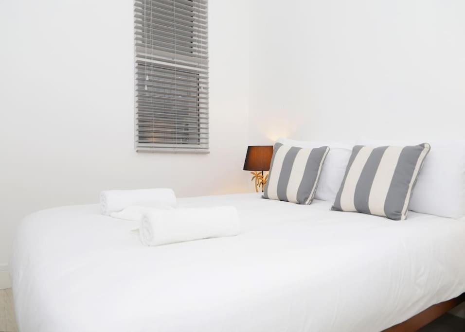 Apartment Stylish Flat With Garden, Close To