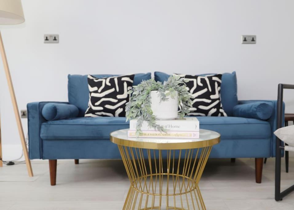 Stylish Flat With Garden, Close To * London