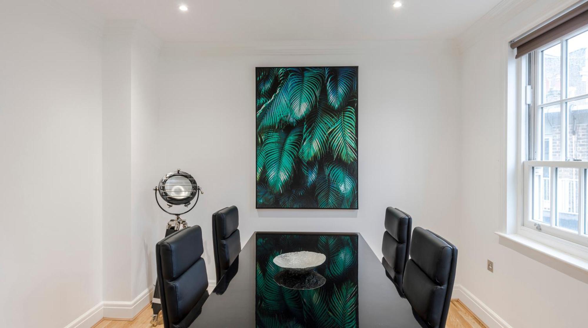 Lovely 2-bed House In Knightsbridge