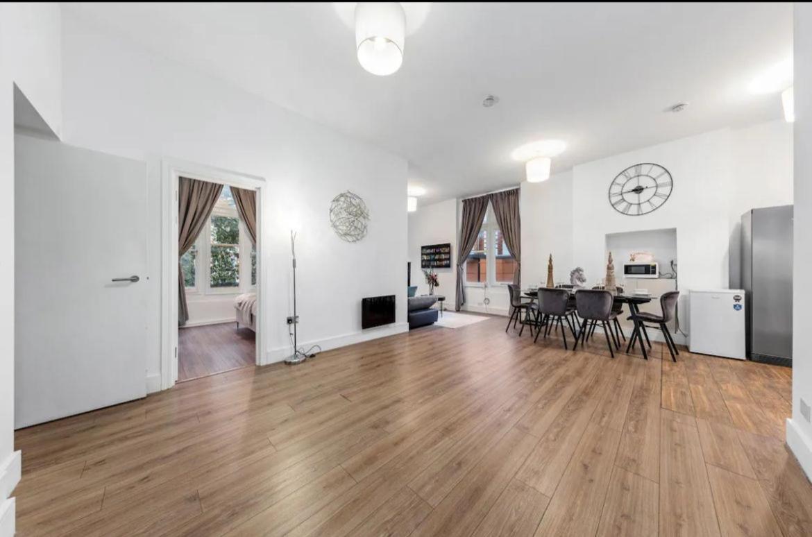 Majestic 2-bedroom Flat In Knightsbridge-hyde Park Kb70 Apartamento