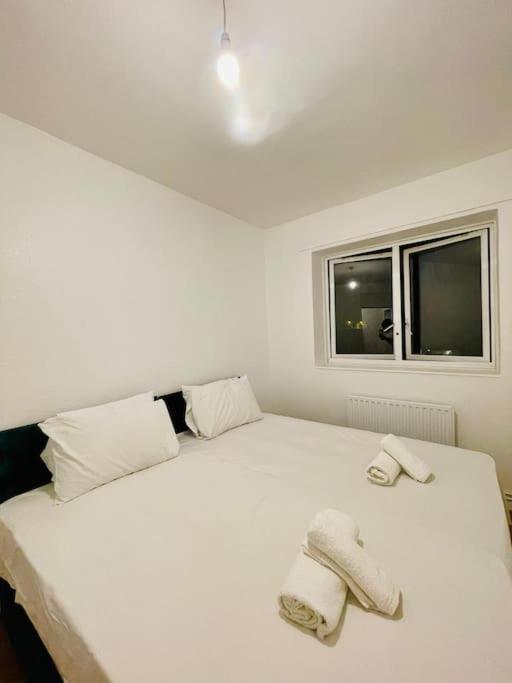 Apartment 2bd Canarywharf Mile End Private Balcony Free Parking London
