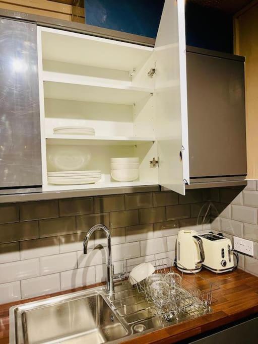 2bd Canarywharf Mile End Private Balcony Free Parking London