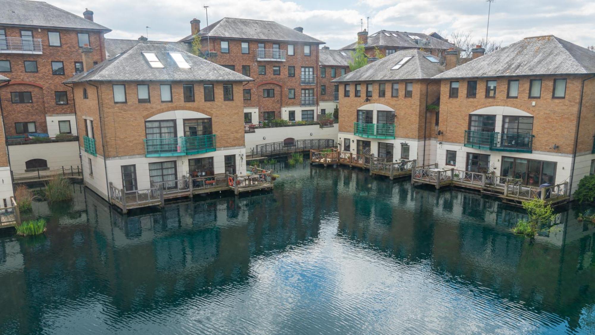 Stylish Waterfront Apartment