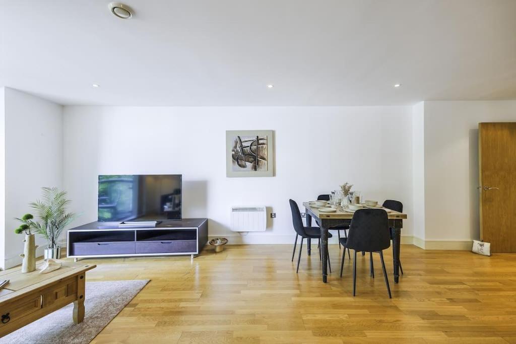 Luxurious 2-bedroom Apartment London