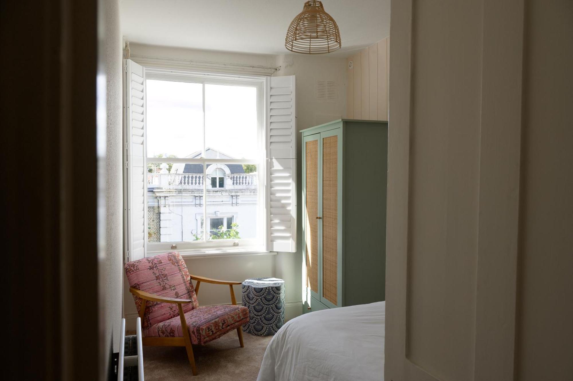 Apartment Entire - Classic Chelsea Town House Maisonette