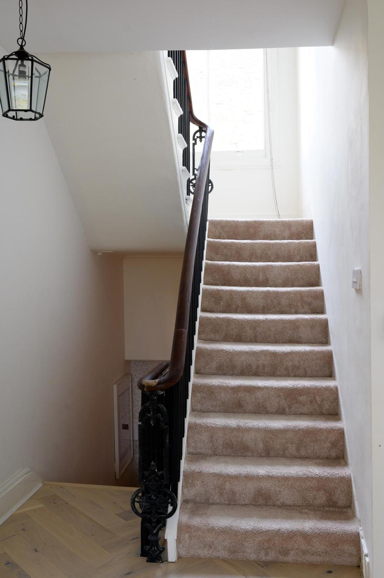 Entire - Classic Chelsea Town House Maisonette Apartment *
