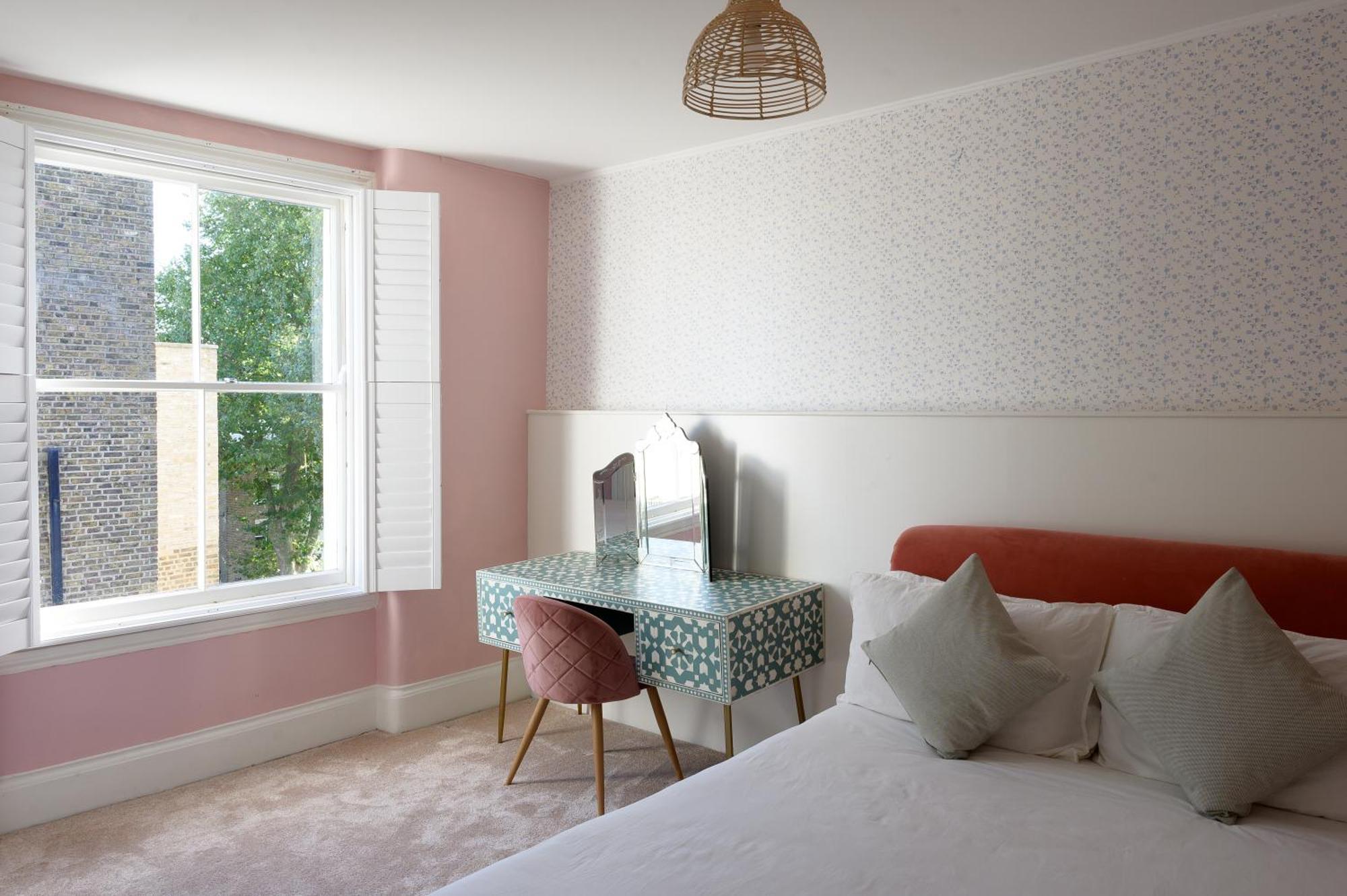 Entire - Classic Chelsea Town House Maisonette Apartment *