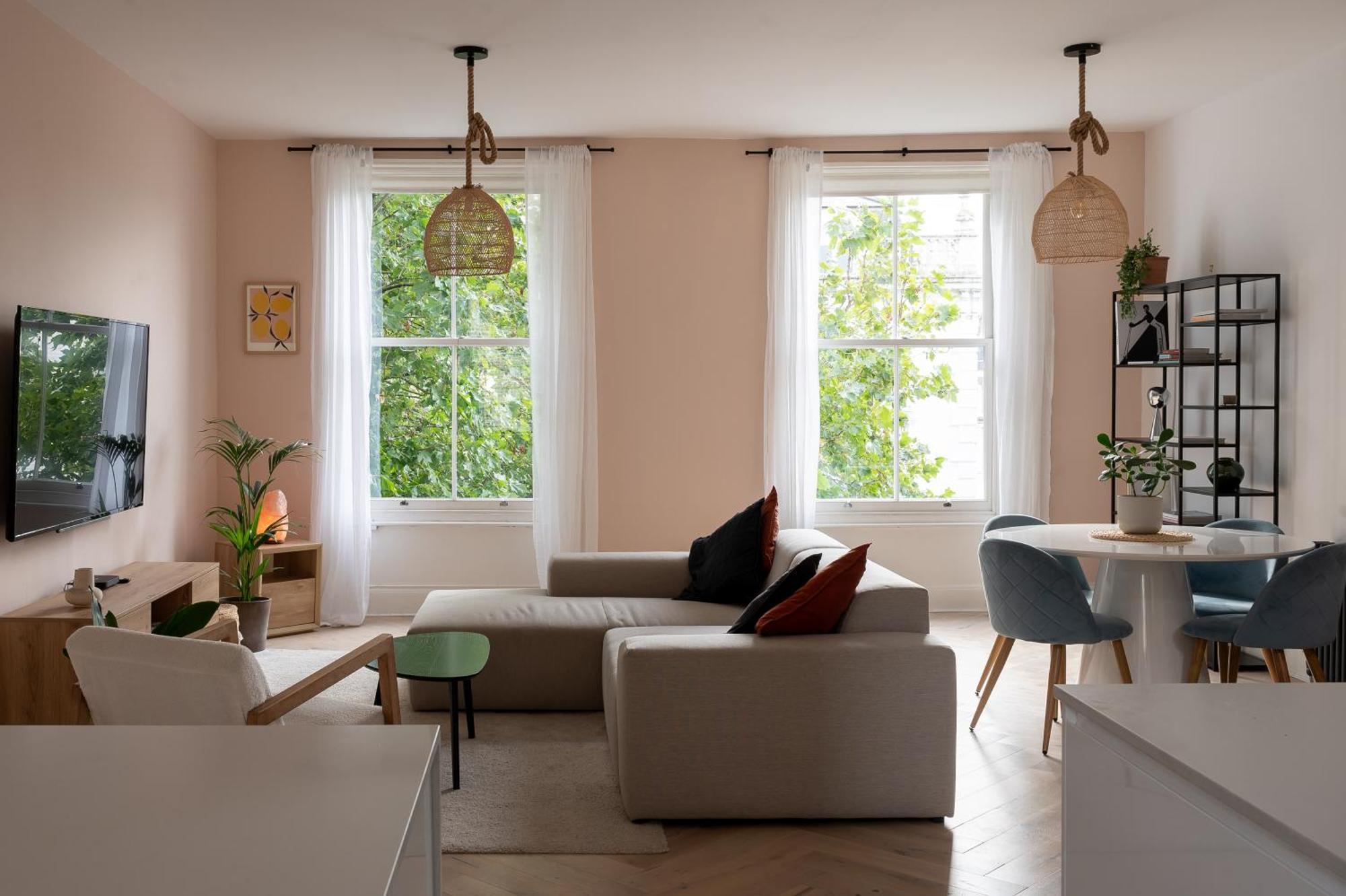 Entire - Classic Chelsea Town House Maisonette * London