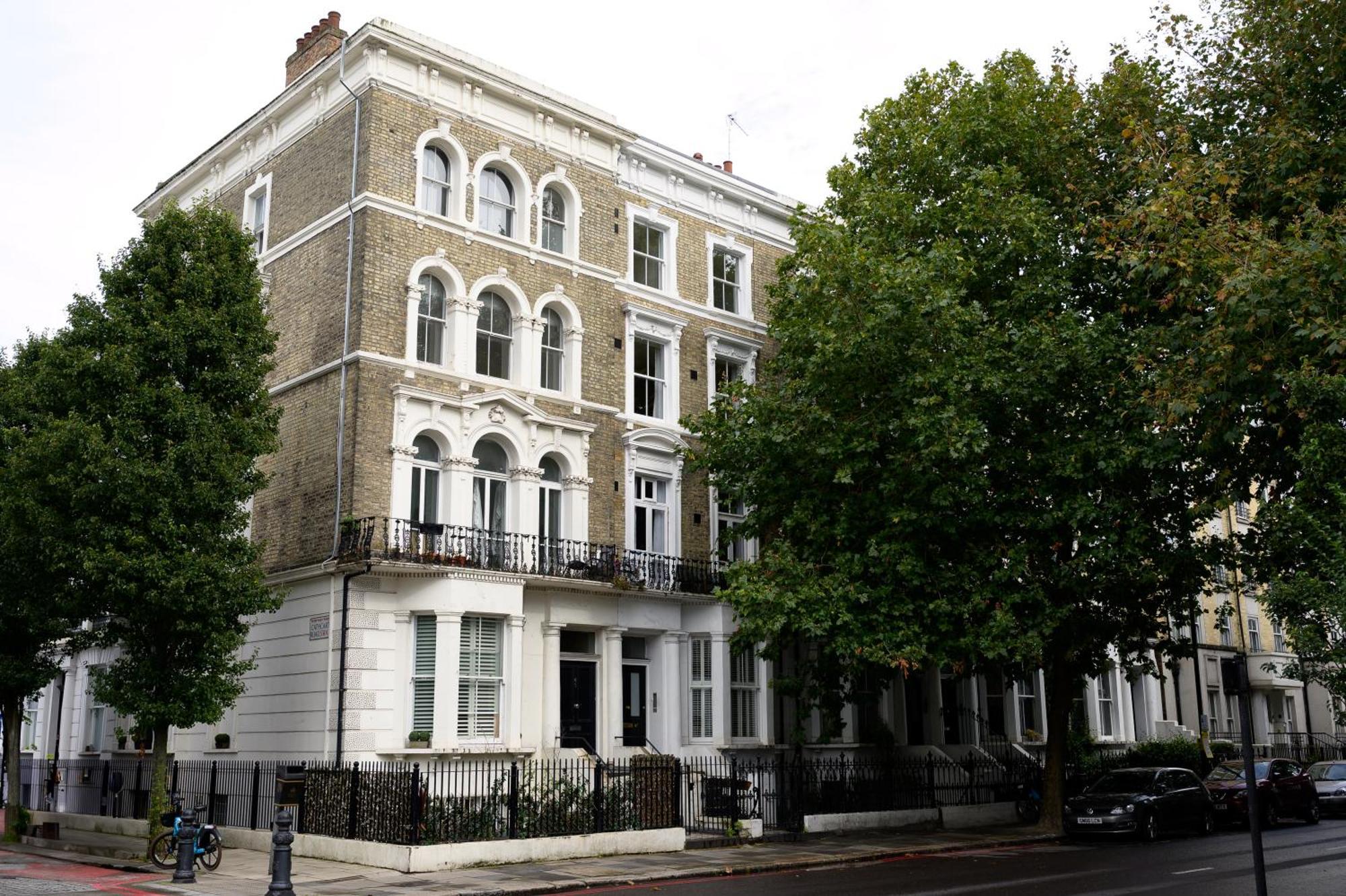 Entire - Classic Chelsea Town House Maisonette Apartment London