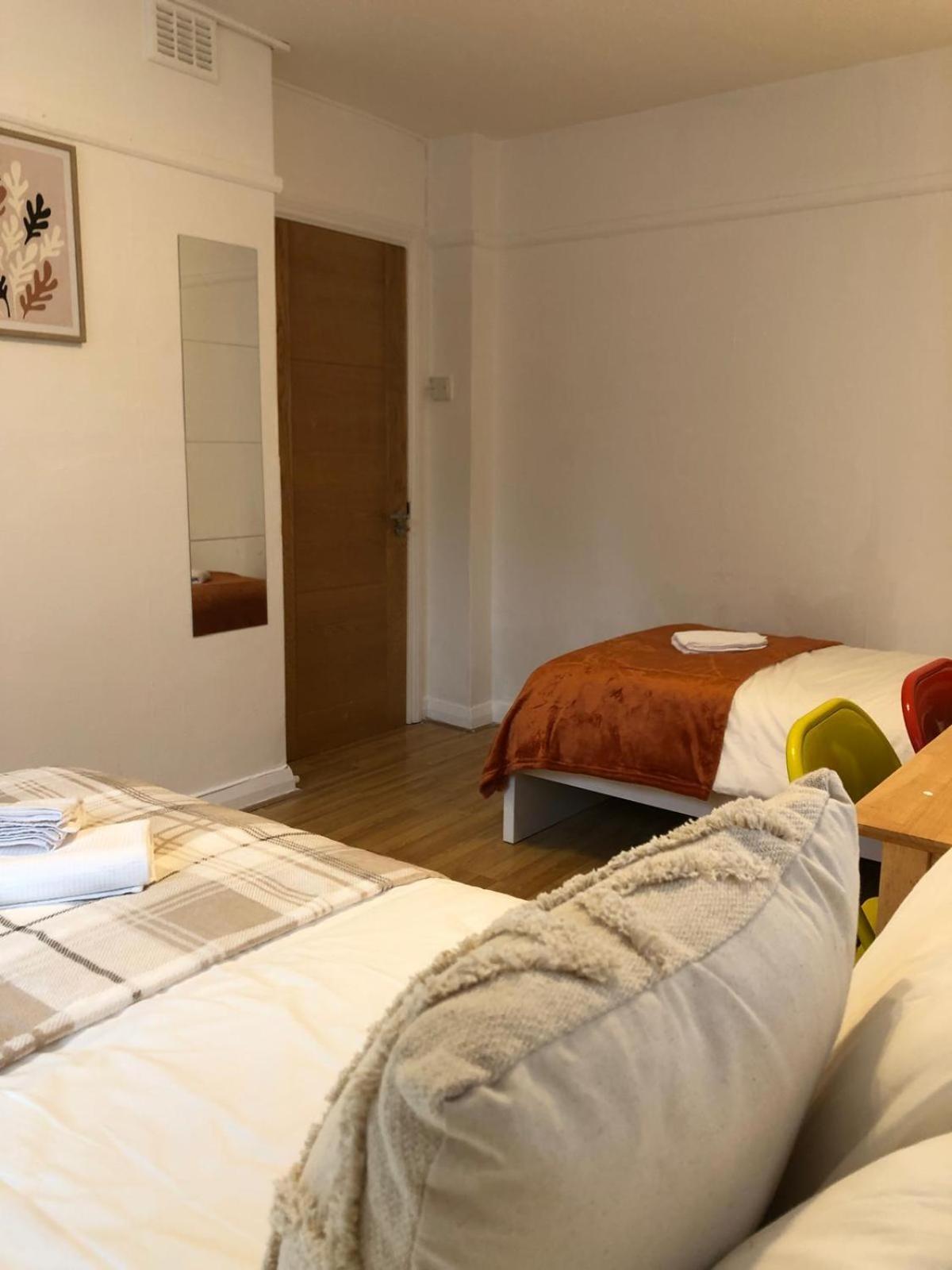 Comfy Private Bedrooms Near O2 Forum Kentish Town, Camden Hospedagem domiciliar Londres