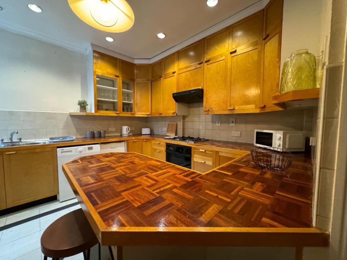 Charming Victorian Townhouse In Hackney