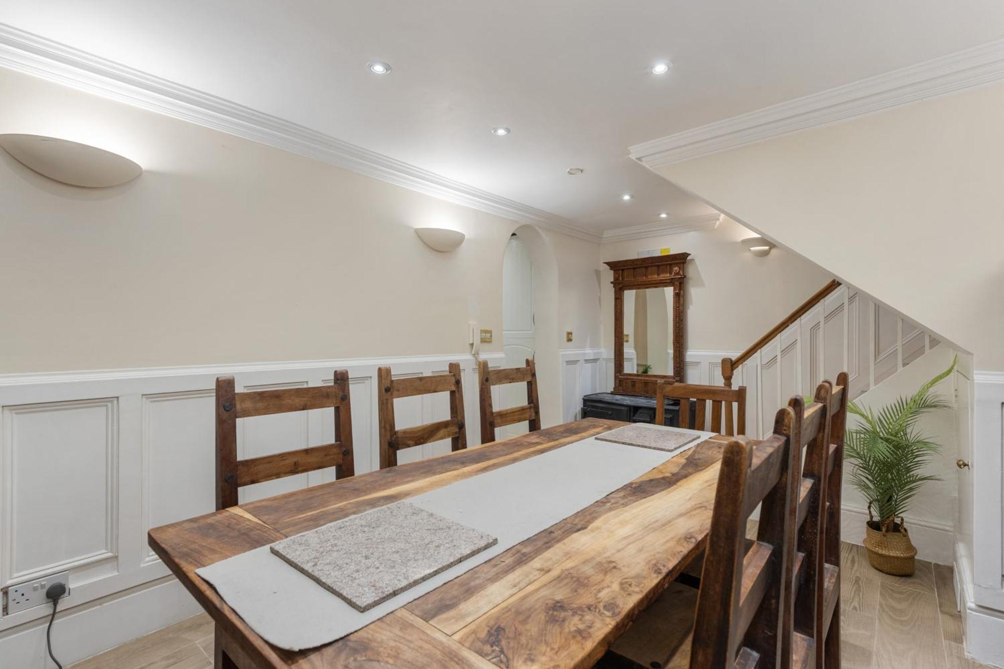 Apartment Parea Living - Spacious 4 Story House, Families, Big Groups London