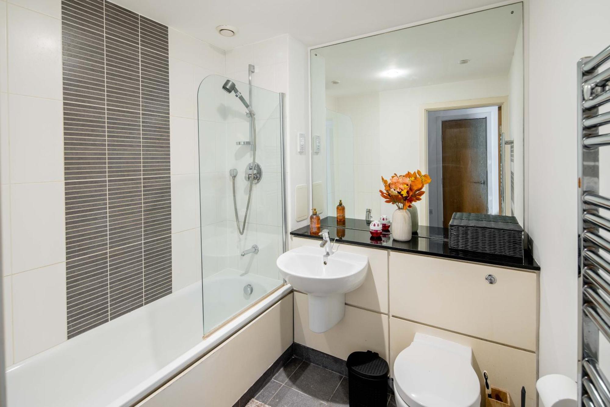 One Bedroom Near With Private Balcony *