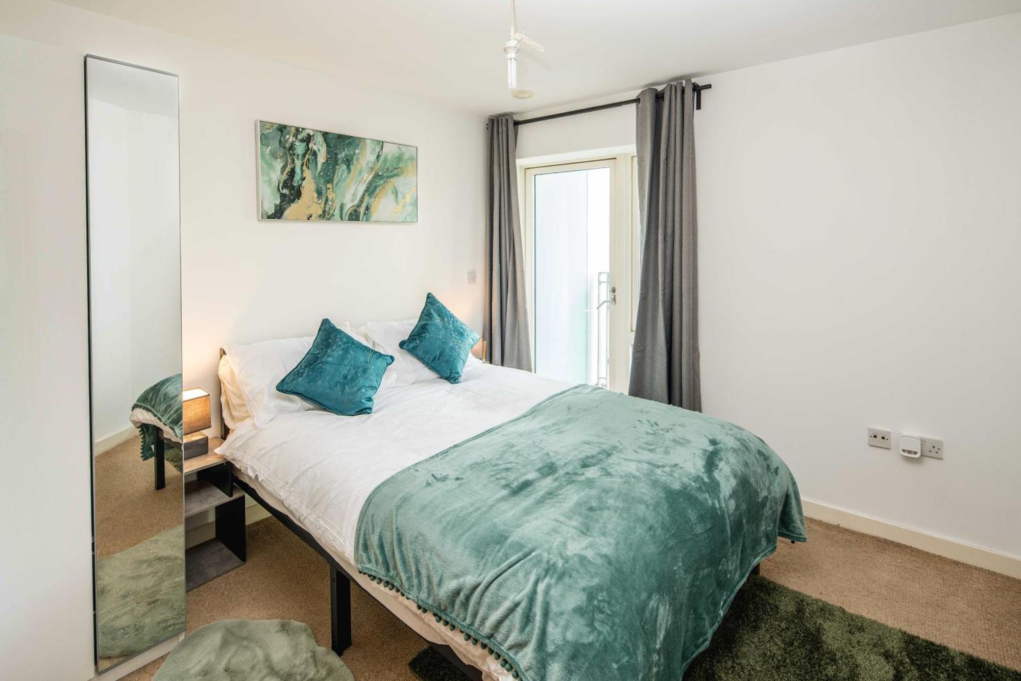 One Bedroom Near With Private Balcony *