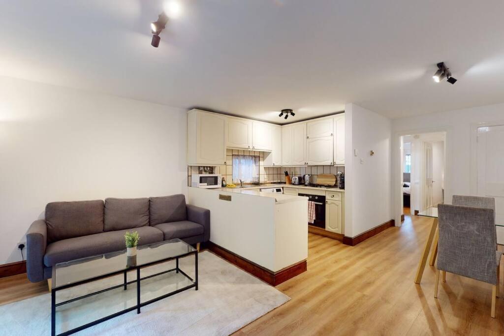 Apartment 185 Lanark *