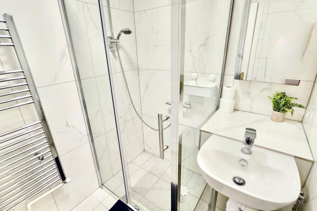 Apartment 185 Lanark *