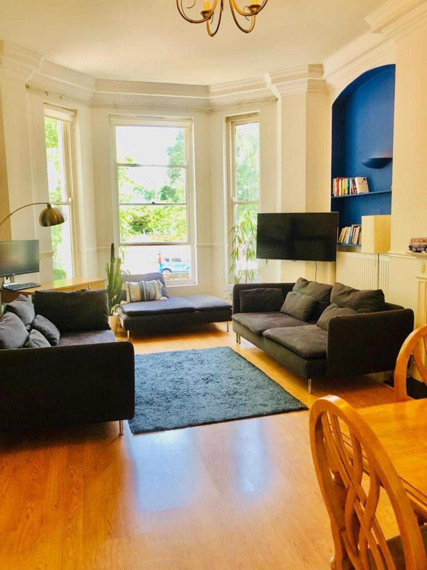 Luxury Spacious On Mattock Lane * London