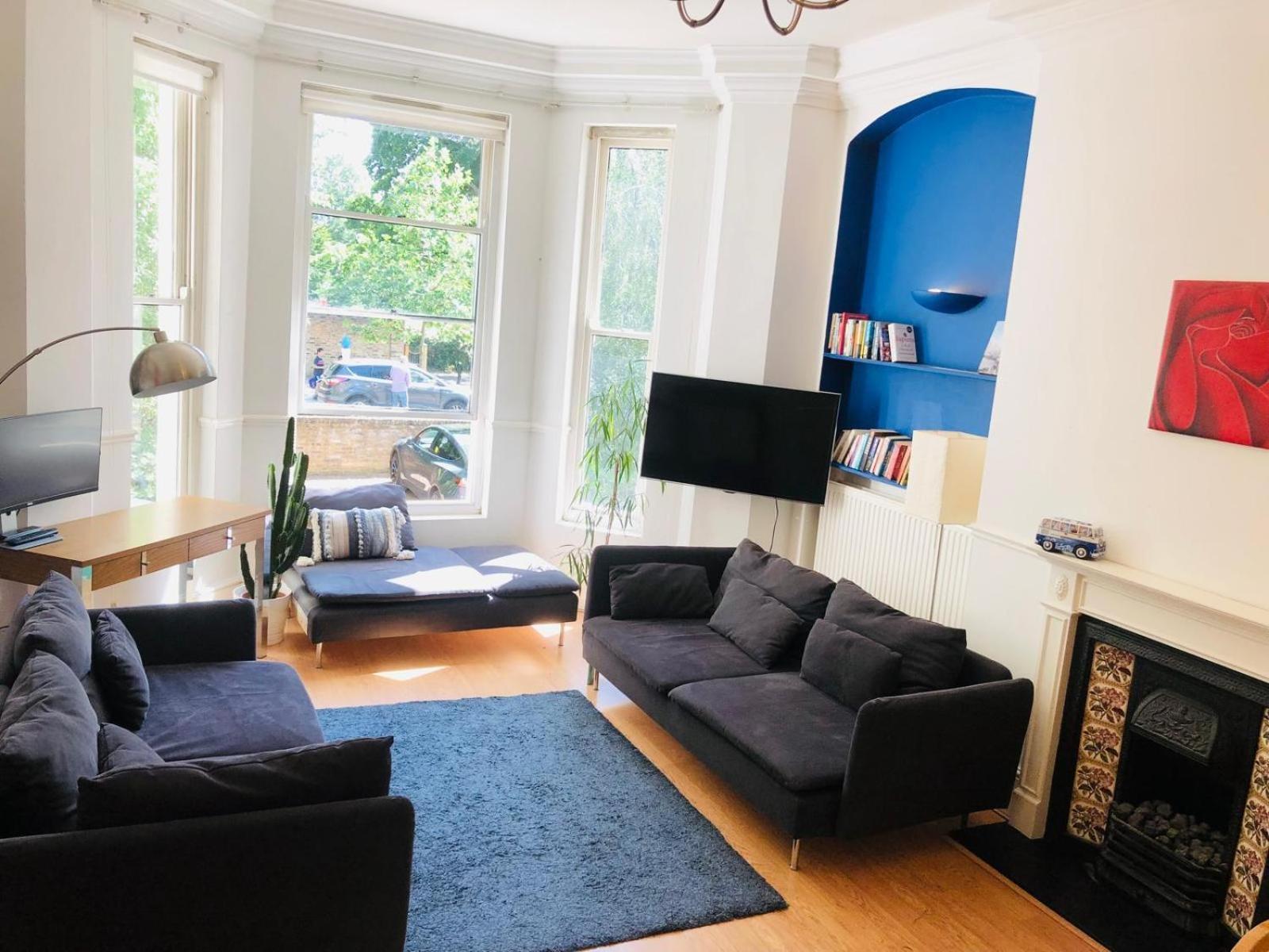 Luxury Spacious On Mattock Lane