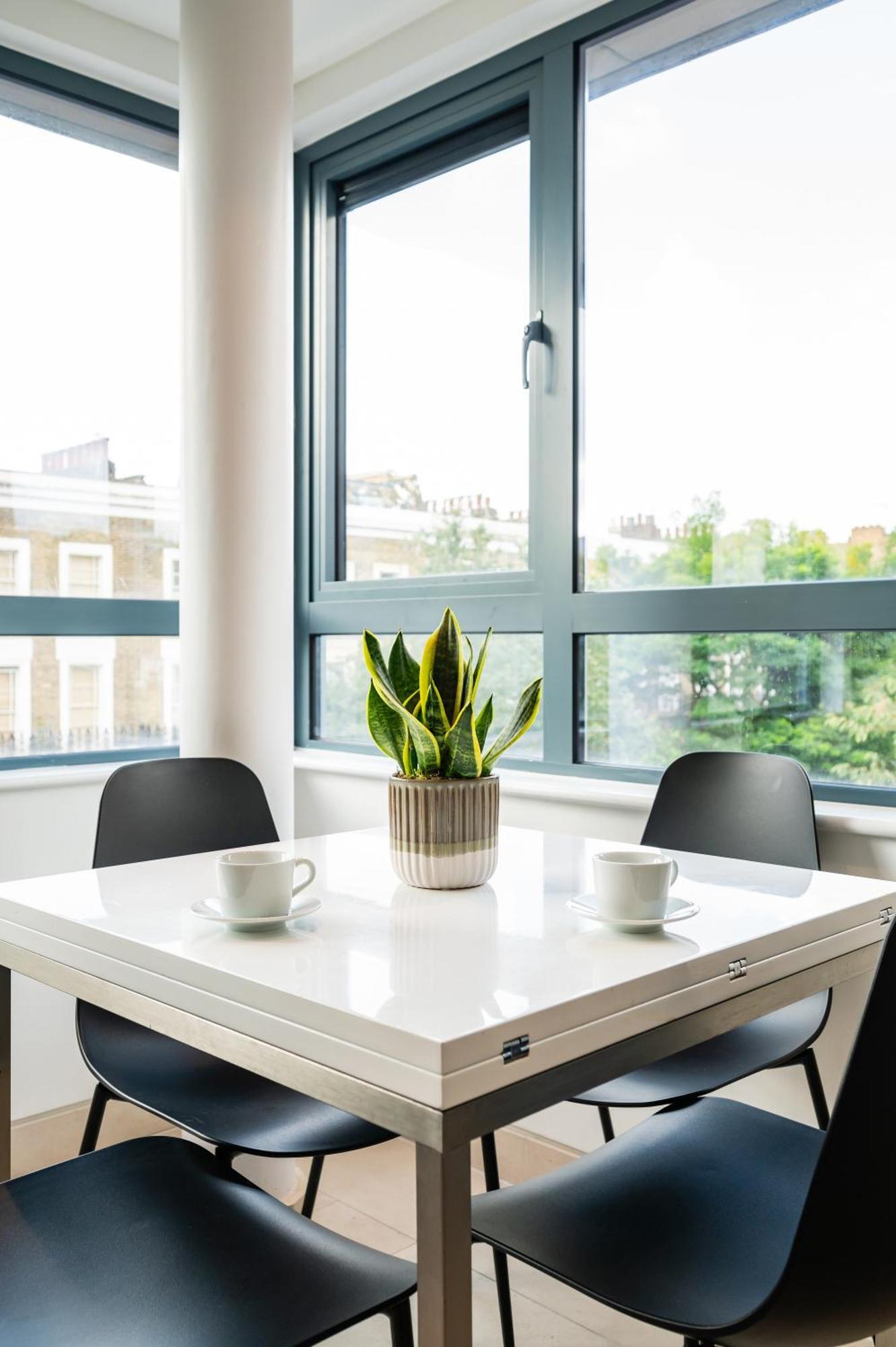 Urban Haven A Central Modern Gem London